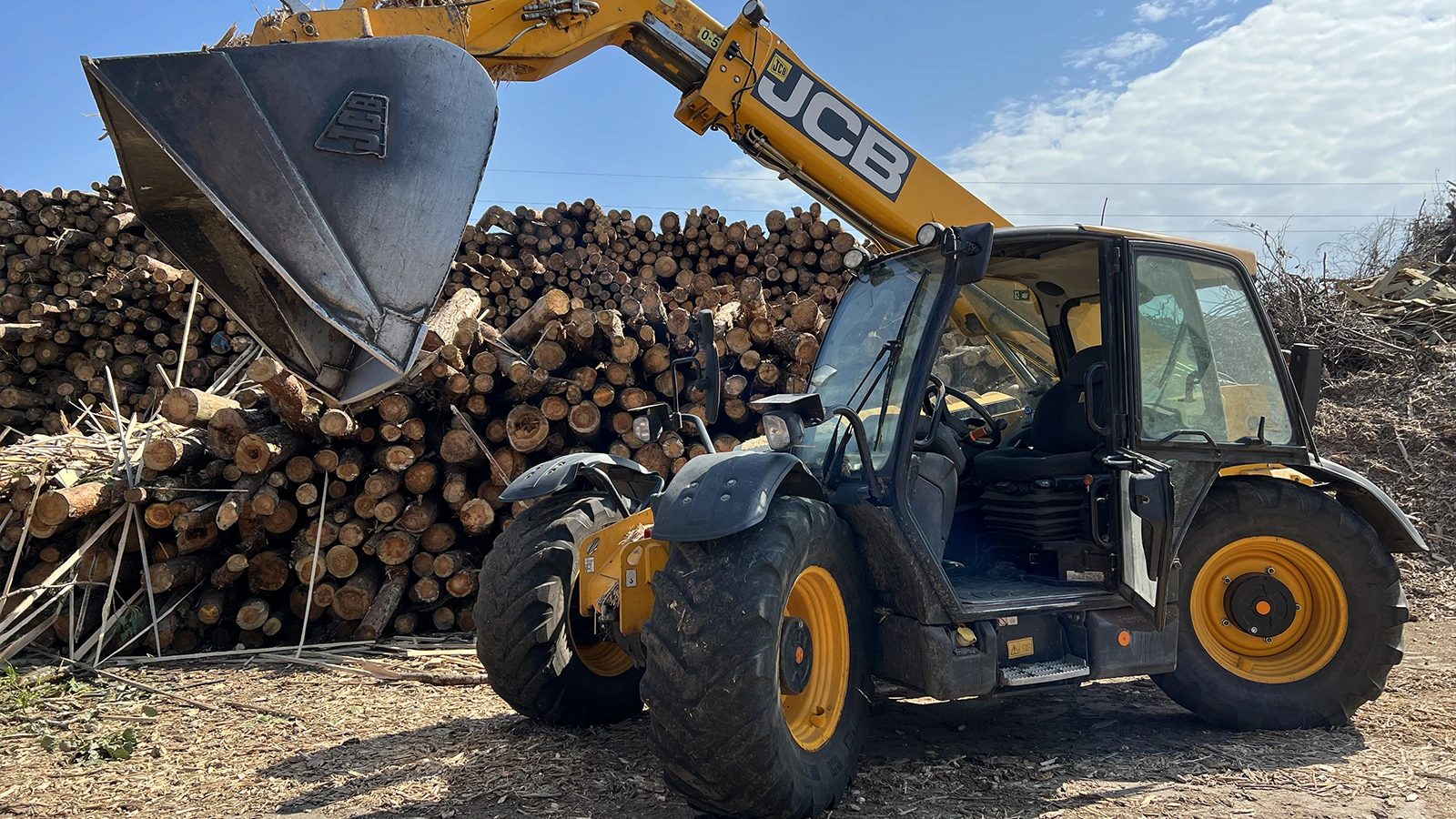 JCB 536